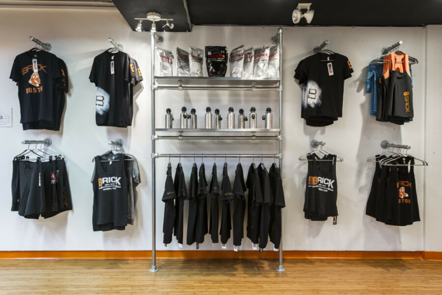 Industrial Clothing Racks: How to Choose the Right Rack for Retail ...