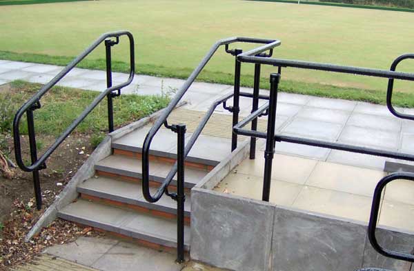 ADA stairs with compliant railing