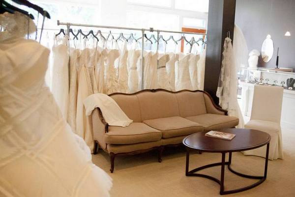 Free Standing Clothing Rack for Wedding Gowns