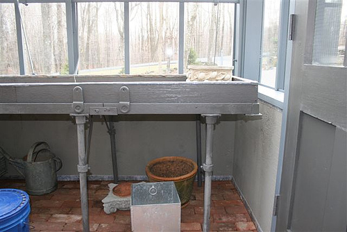 greenhouse garden stand