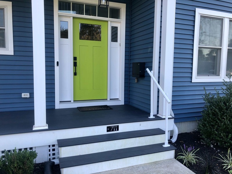 front porch with small handrail