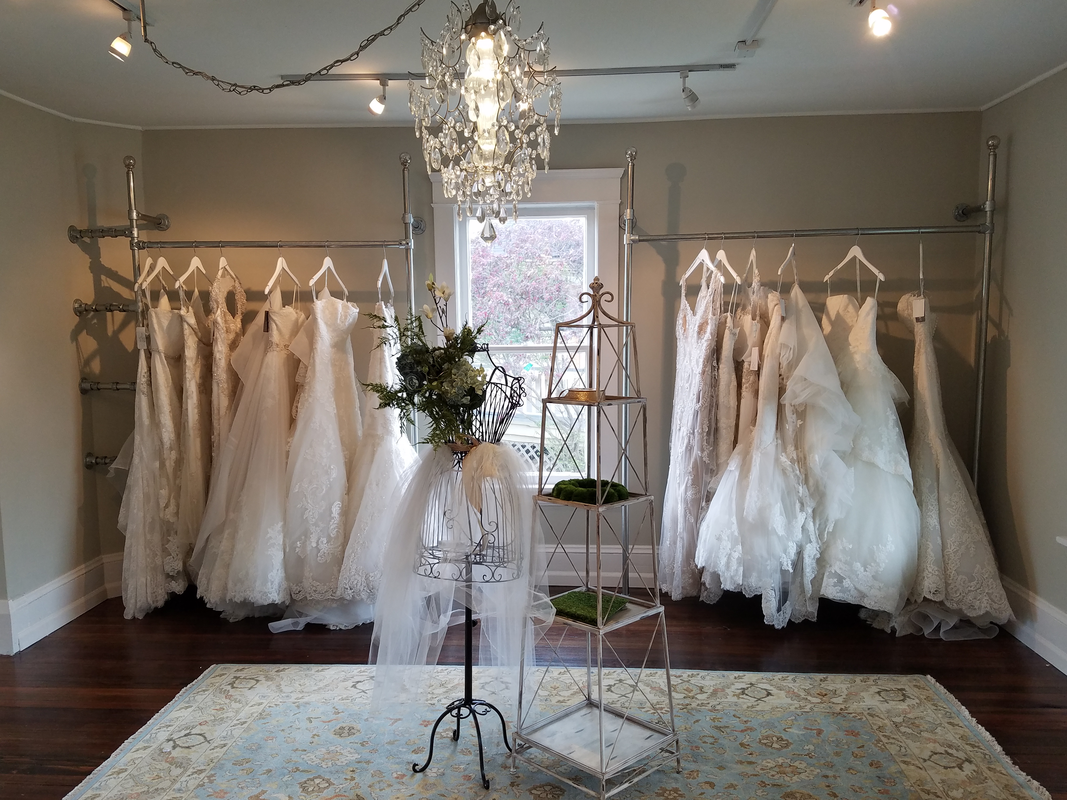 Wall Mounted Clothing Rack for Dresses